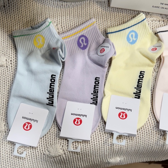 lululemon athletica womans Pastel Athletic Socks - Picture 3 of 4